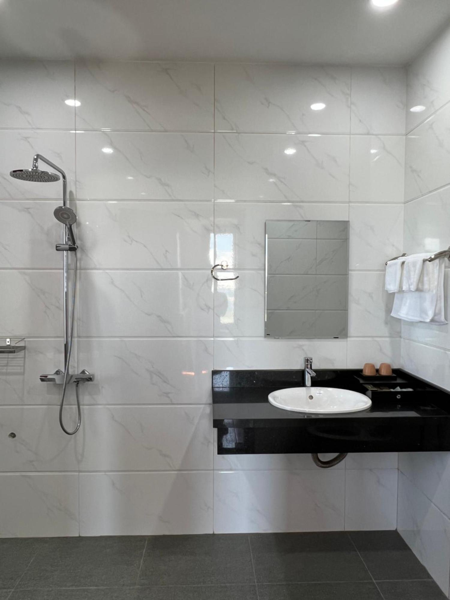 Doan Gia Luxury House Aparthotel Plây Ku Exterior foto